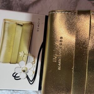 Marc Jacobs Gold Daisy Solid Perfume &bag